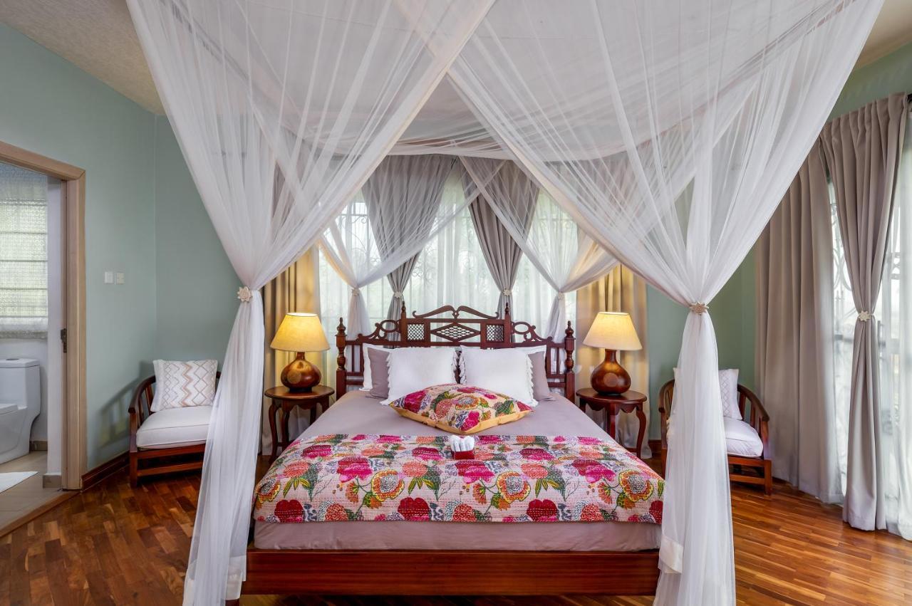 Bed and Breakfast Ewange - A Casa Mia à Kampala Extérieur photo