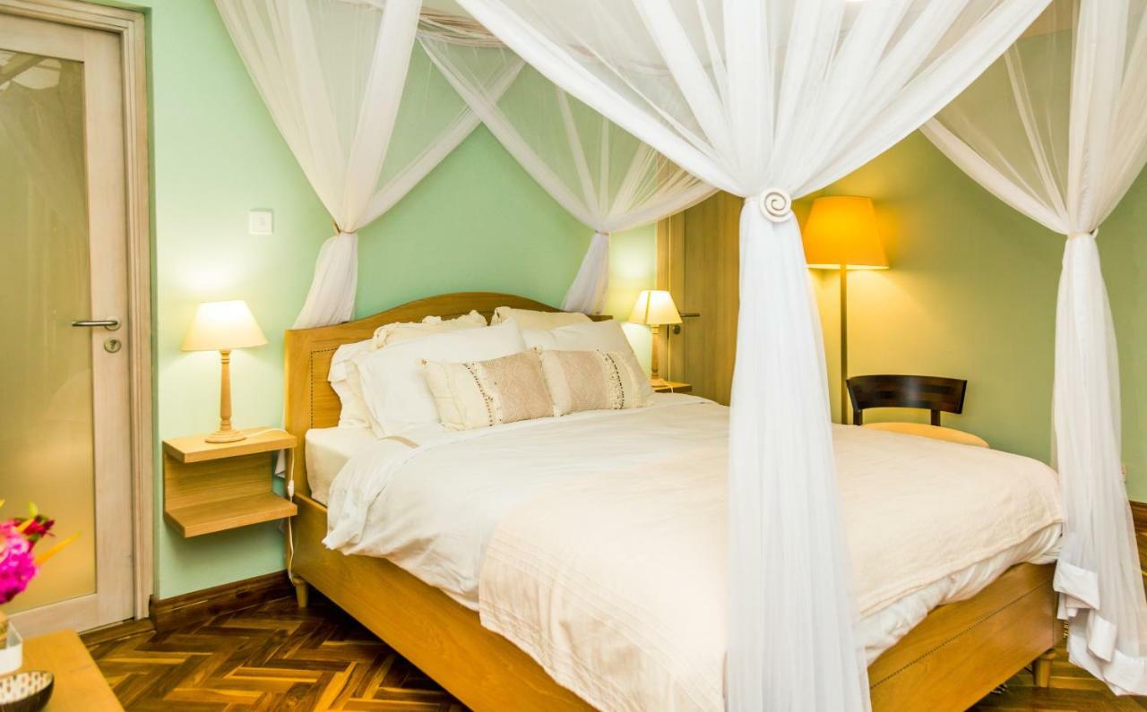 Bed and Breakfast Ewange - A Casa Mia à Kampala Extérieur photo
